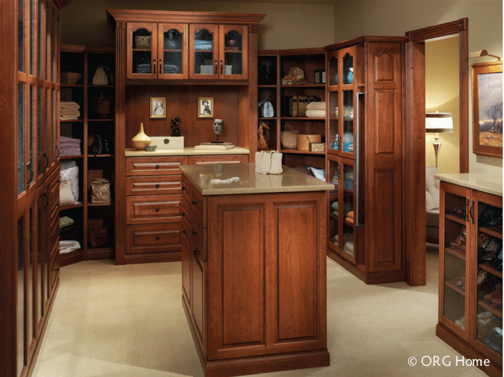 Laminate closet system in Columbus with a wood look finish | Innovate Home Org 