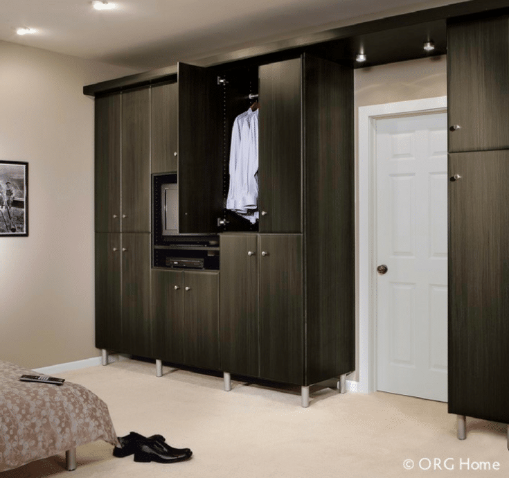 Guest bedroom wardrobe closet in a room | Innovate Home Org | #GuestBedroom #WardobeCloset #ShelvingStorage