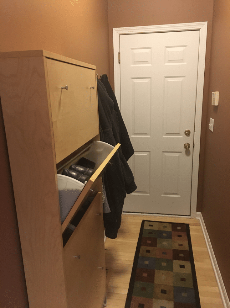 Shoe storage for online narrow hallway