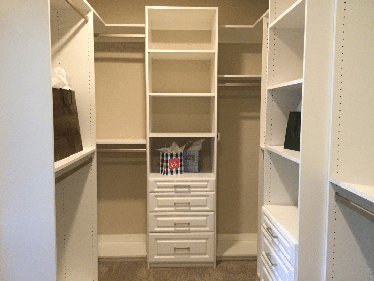 Solution drawers in a closet | Innovate Home Org | #ClosetDrawers #WhiteClosetDesign #CustomClosetDesign