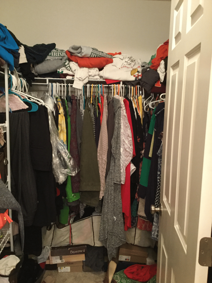 Disorganized closet isn't better when you shut the closet door | Innovate Home Org | Dublin, OH | #DisorganizedMess #MessyCloset #OrganizationTips