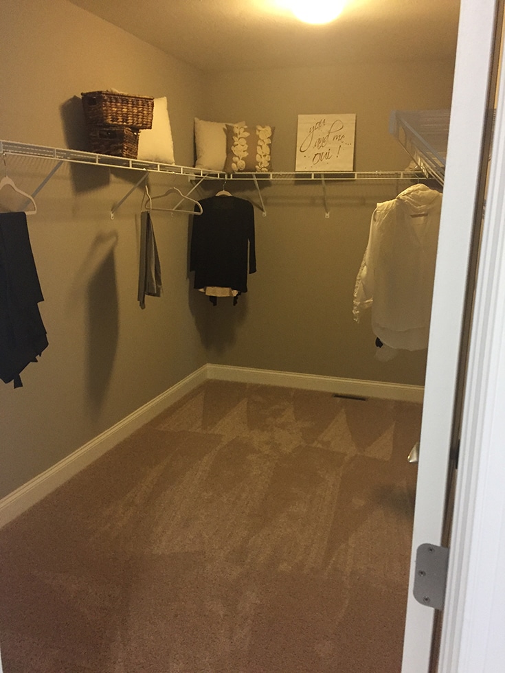 Builders grade wire closet with dead space above top shelf | innovate home org | dublin closets | columbus closets | #Customclosets #columbusclosets #OrganizationStorage