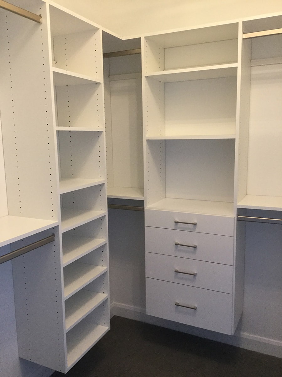 wall to wall small walk in closet design | Innovate Home Org | Columbus, OH | Dublin, OH | #CustomCloset #OrganizationSystem #StorageSystem