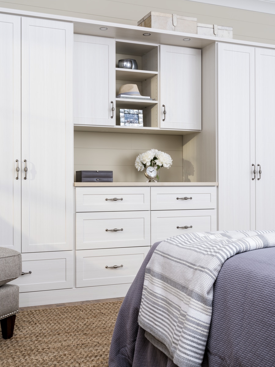 Laminate wardrobe bedroom closet system Columbus ohio | Innovate Home Org | #CustomCloset #WardobeCloset #BedroomWardobe