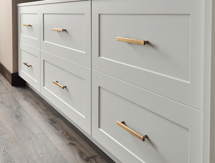 shaker cabinets in a closet dresser in New Albany Columbus Ohio | Innovate Home Org | #Cabinets #DrawerFronts #CustomDrawers #BeautifulCloset