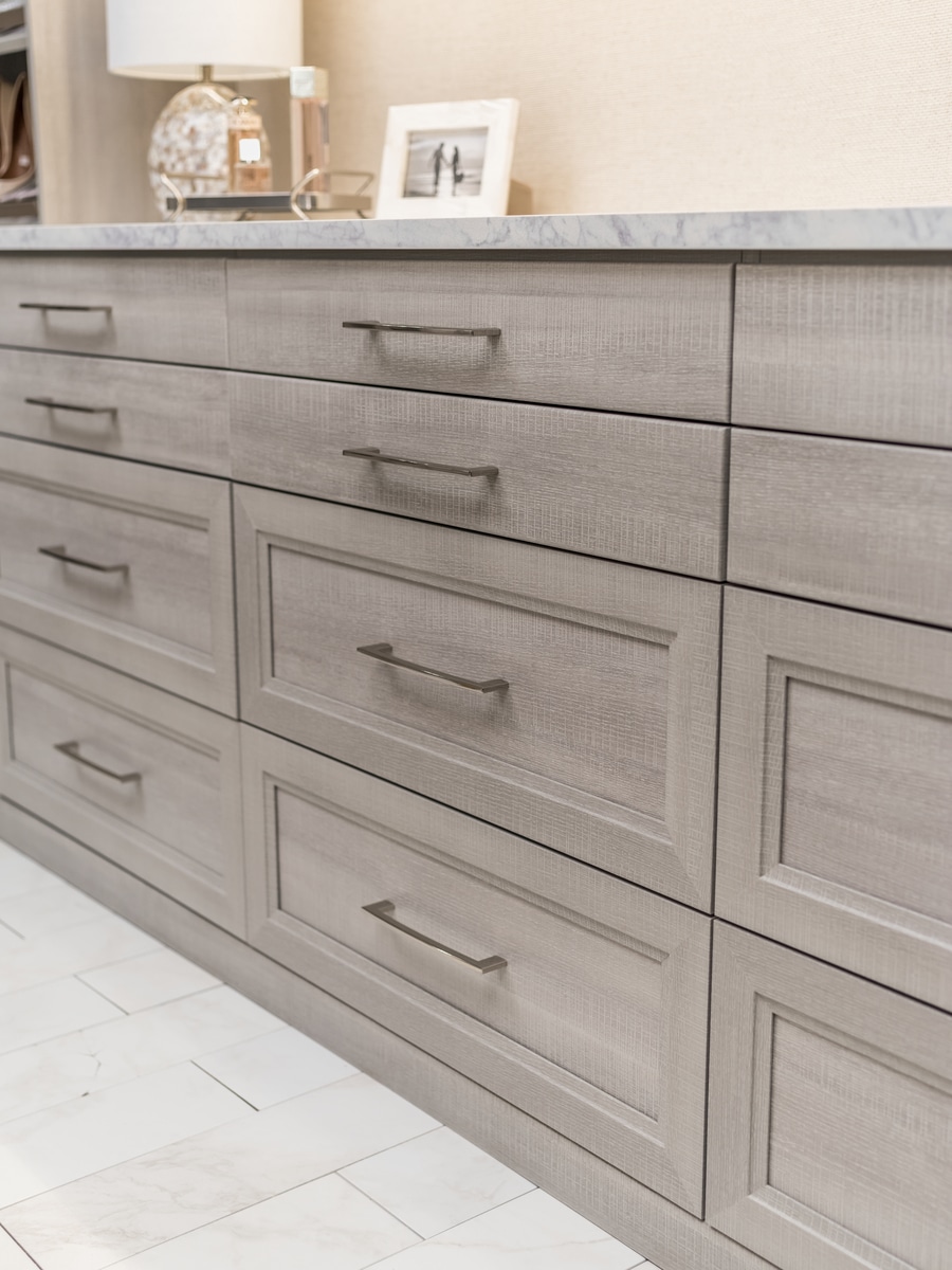 Step 6 shaker drawers in a new albany custom closet which compliment bathroom remodel | Innovate Home Org | #CustomDrawers #OrganizationSystem #Organize #WalkinclosetDesign