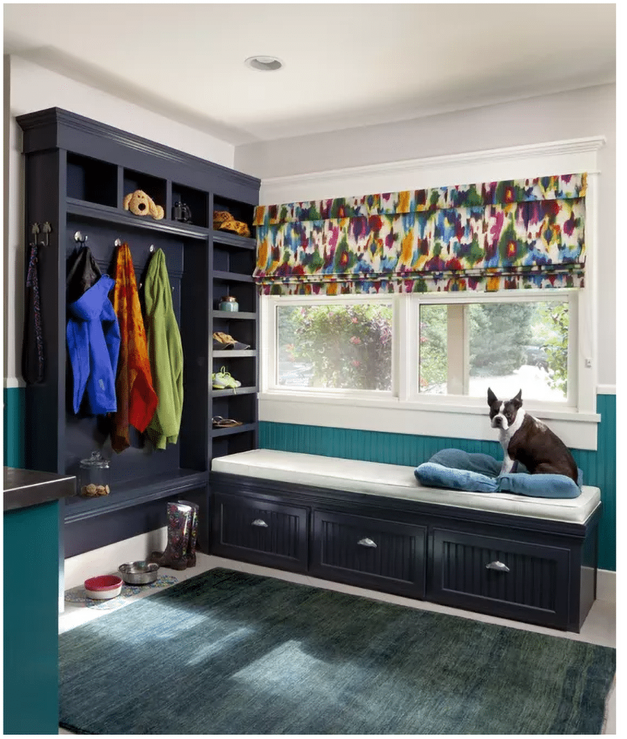 Factor 6 painted custom wood mudroom credit www.andreaschumacherinteriors.com | Innovate Home Org | #Mudroom #StorageSolutions #CustomStorage #BenchSeat