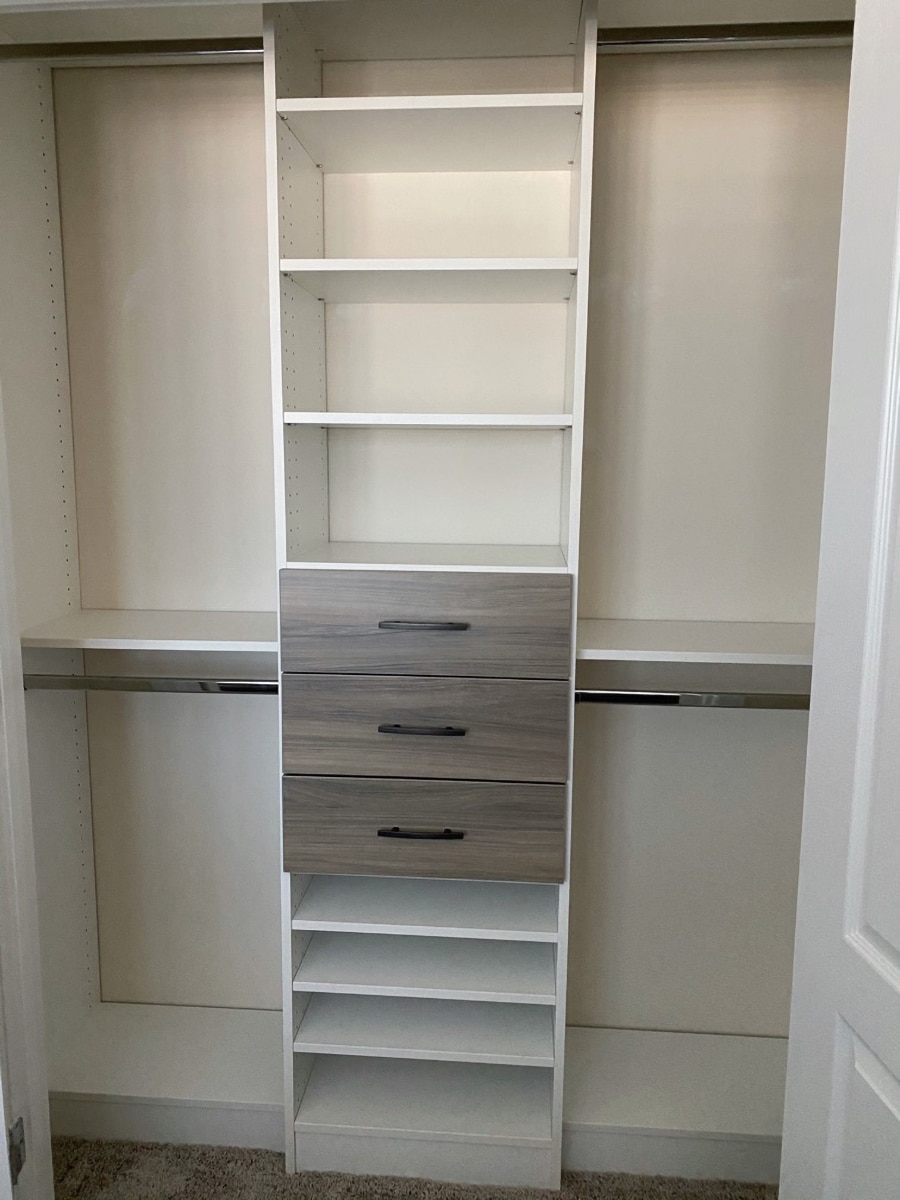 Trick 2 contrasting textured drawer fronts in a white laminate custom closet credit Jessica Behnke | Innovate Home Org #CustomCloset #organization #Reachincloset