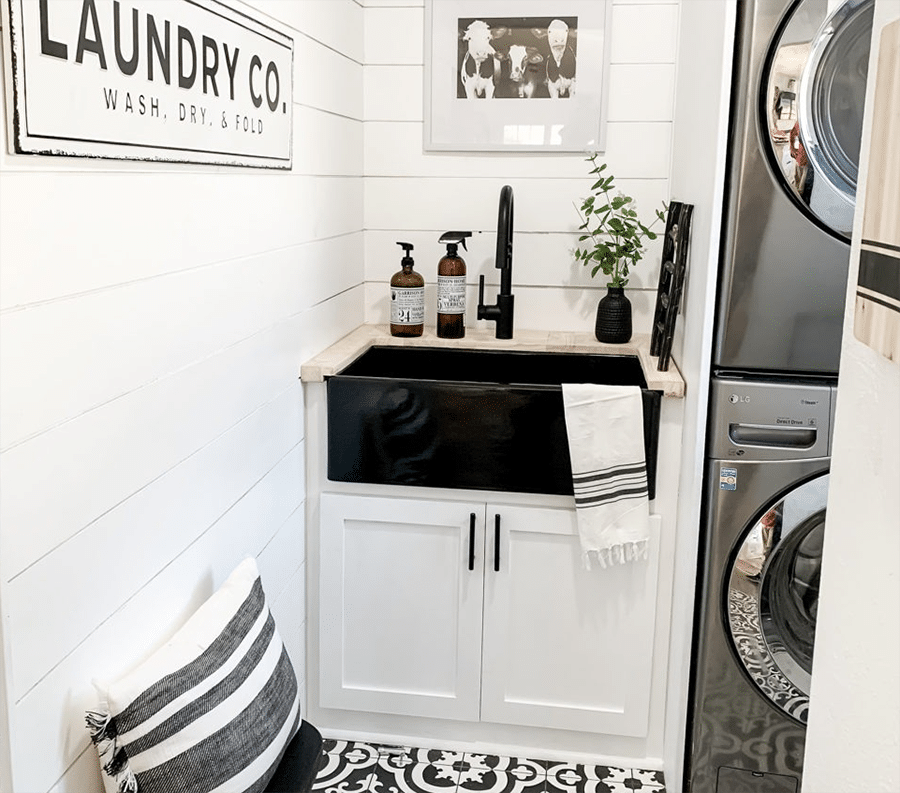 Problem 2 base cabinet and sink in laundry room white shaker credit www.sinkology.com | Innovate Home Org #CabinetandSink #LaundryRoom #WhiteShaker  #ModernMudroom #Laundryroomwallorganizer