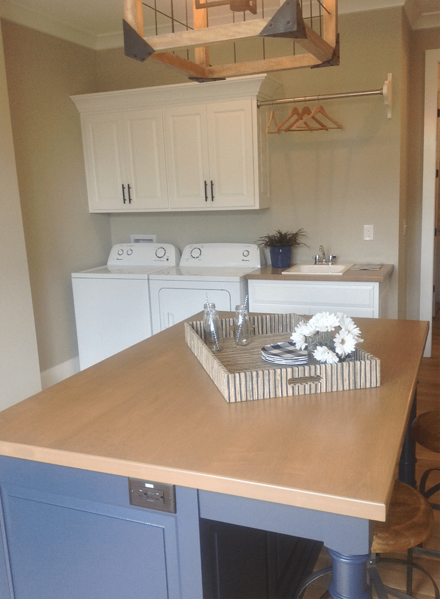 Problem 4 hanging rod over a sink upscale Powell Ohio laundry room | Innovate Home Org #hangingrod #laundryroomShelving 
