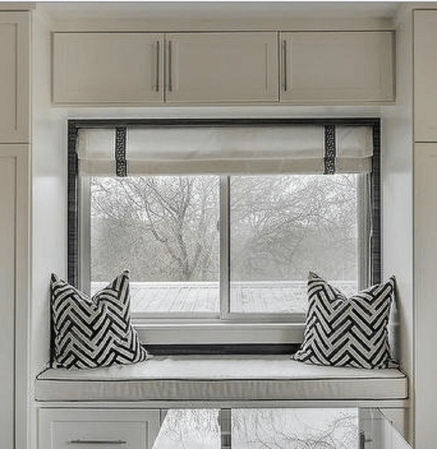 Tip 5 working around a window in a custom closet design credit www.decorpad.com | Columbus, OH | Innovate Home Org #ClosetLayout #ClosetWindow #CustomClosetLayout