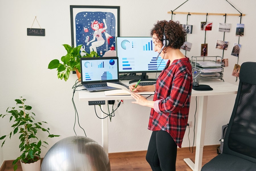 Step 5 stand up desk in a guest bedroom with murphy bed | Westerville, Ohio | Innovate Home Org #StandingDesk #GuestRoomDesk #GuestBedroomMurphyBed