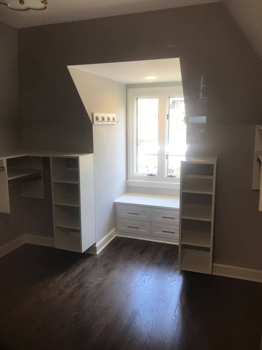 Tip 8 bench seat under window in custom westerville closet - Innovate Home Org, Closet Seating, Walk In Closet Design, Custom Closet Storage, Custom Closets