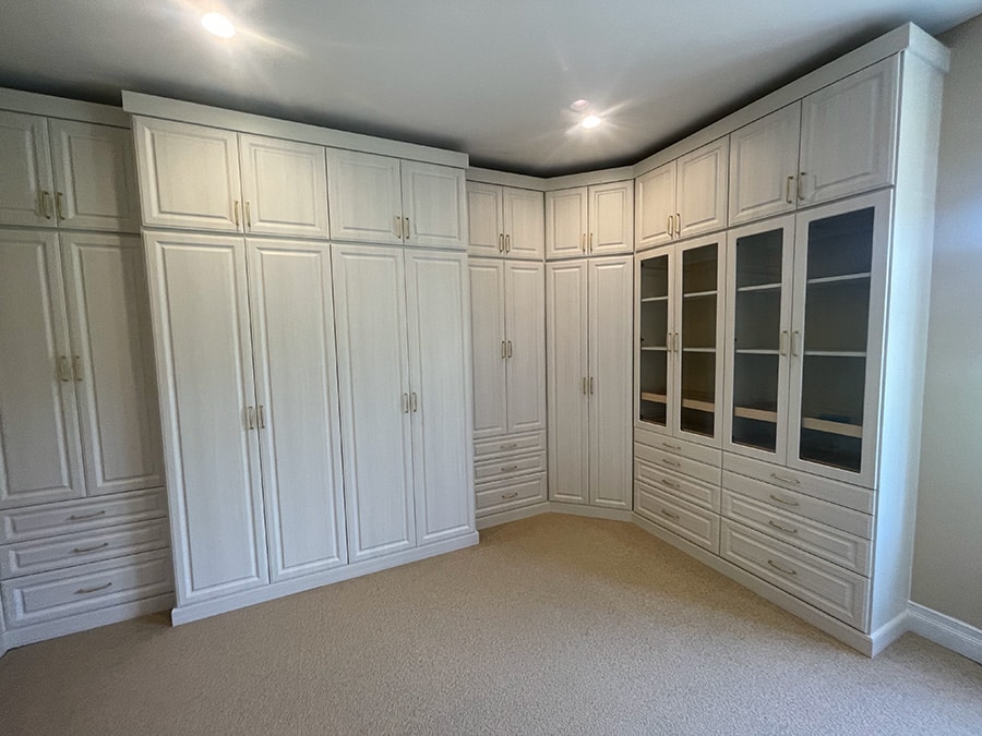 Closet Solution 1 Step 1 drawers door feature closet wall - Innovate Home Org, Beautiful Finished Closets, Custom Storage Options, Closet Design Ideas, Custom Closet Storage