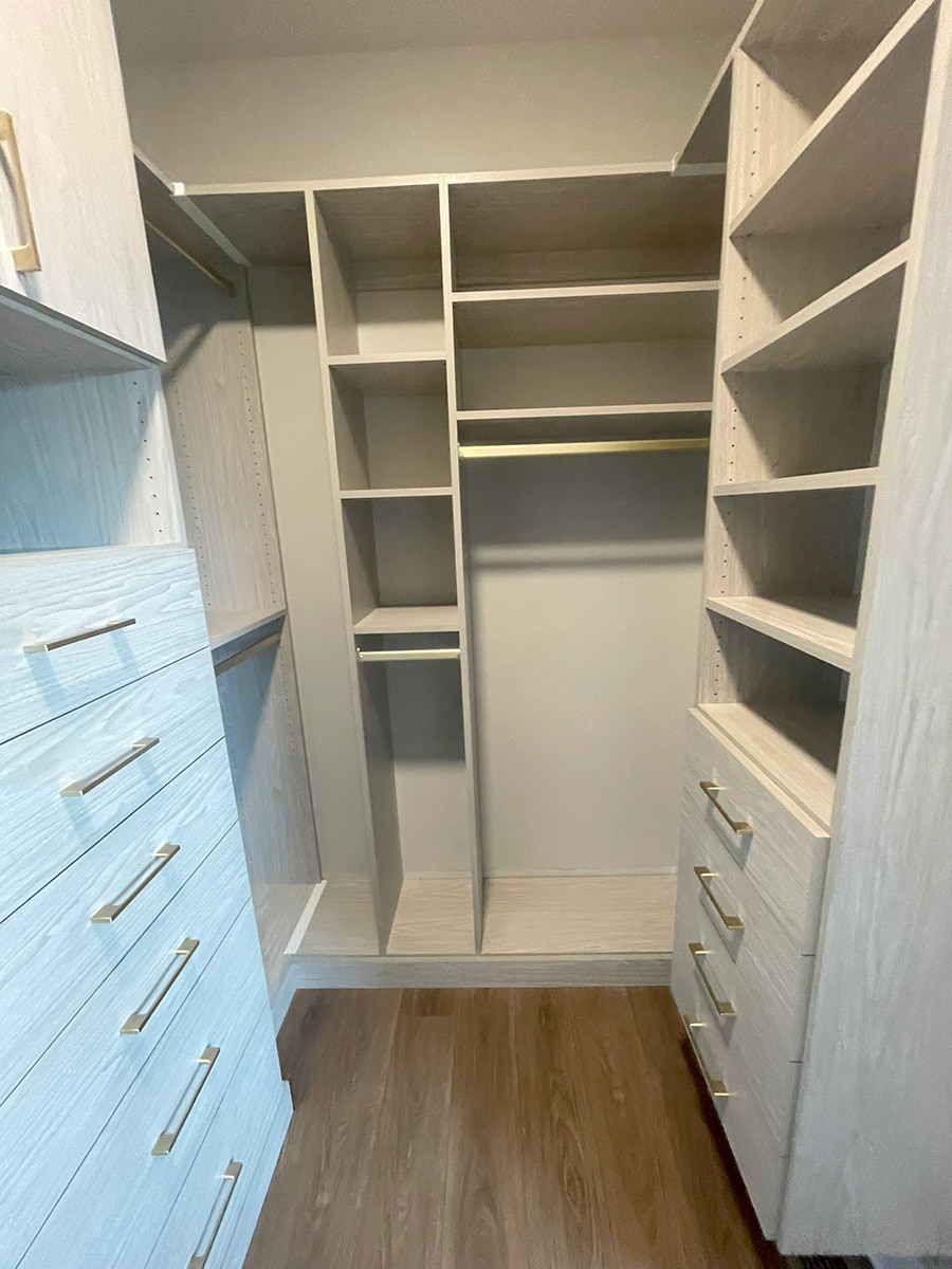 Idea 3 don't build your closet to the ceiling - Innovate Home Org, Columbus Ohio Closet Storage, Custom Closet Drawers, Closet Shelves and Storage, Modern Closet Storage Ideas