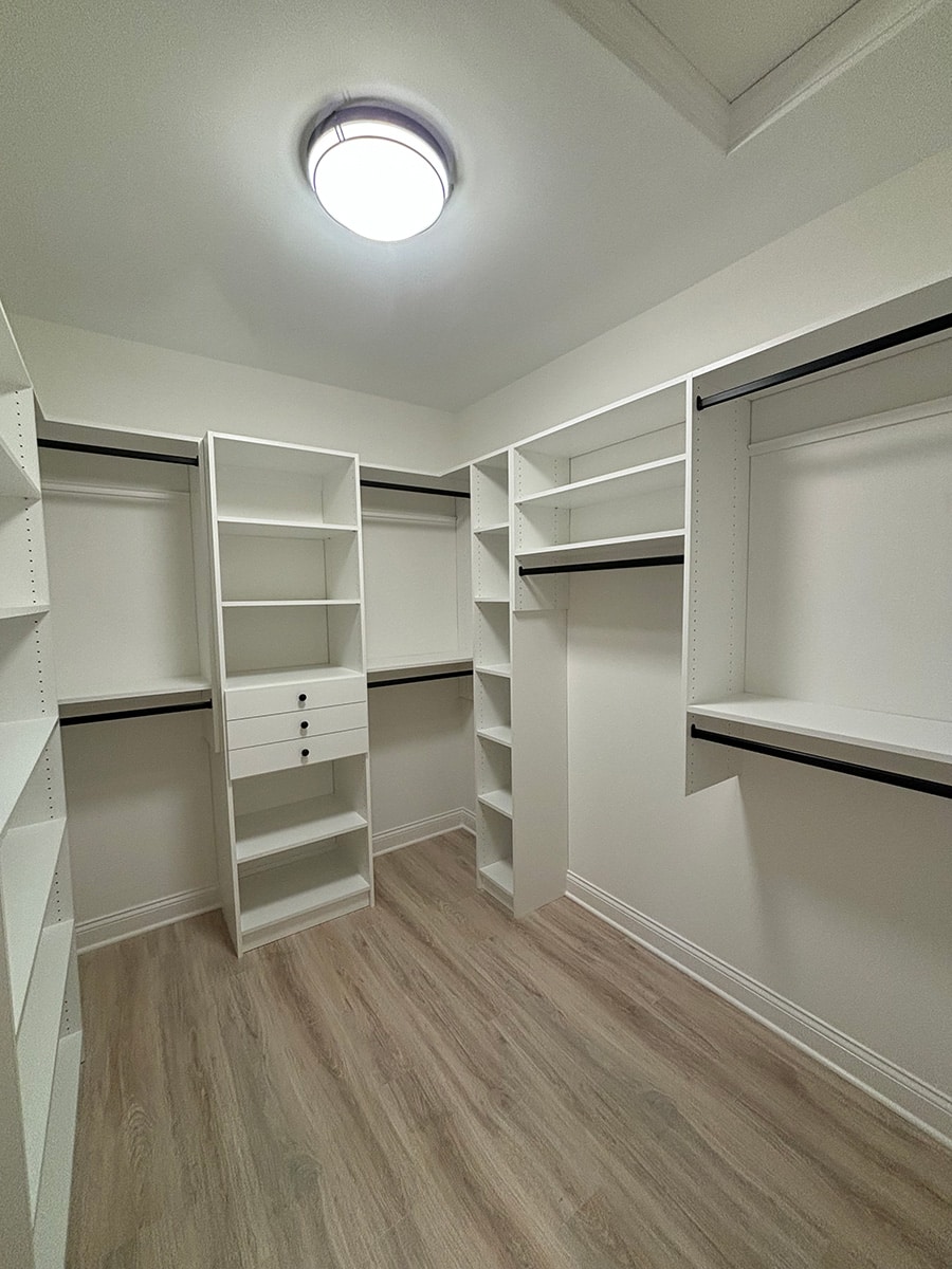 Overused feature 3 14 inch deep shelves - Innovate Home Org, Upper Arlington Ohio Closets, Storage Design Options, Walk In Closet Shelves And Hanging, Home Storage Ideas