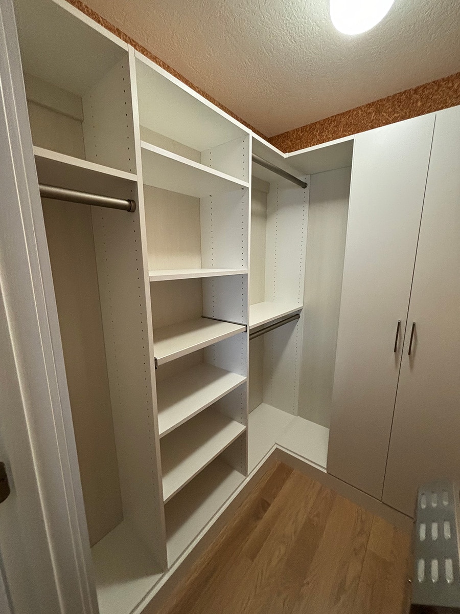 Overused feature 5 adjustable walk in closet shelves - Innovate Home Org, Closet Design Needs, Custom Closet Designs, Home Storage Options, Closet Shelves
