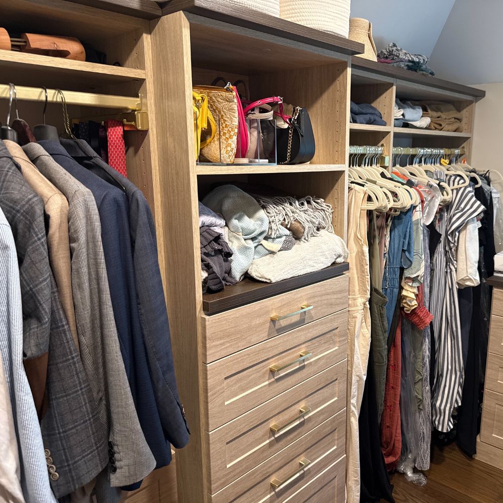 Small Walk in Closet in Worthington Ohio (1)