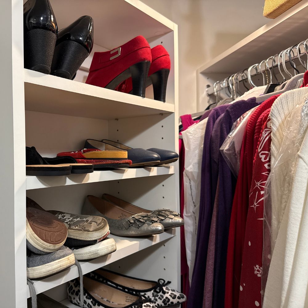 Small Walk in Closet in Worthington Ohio 