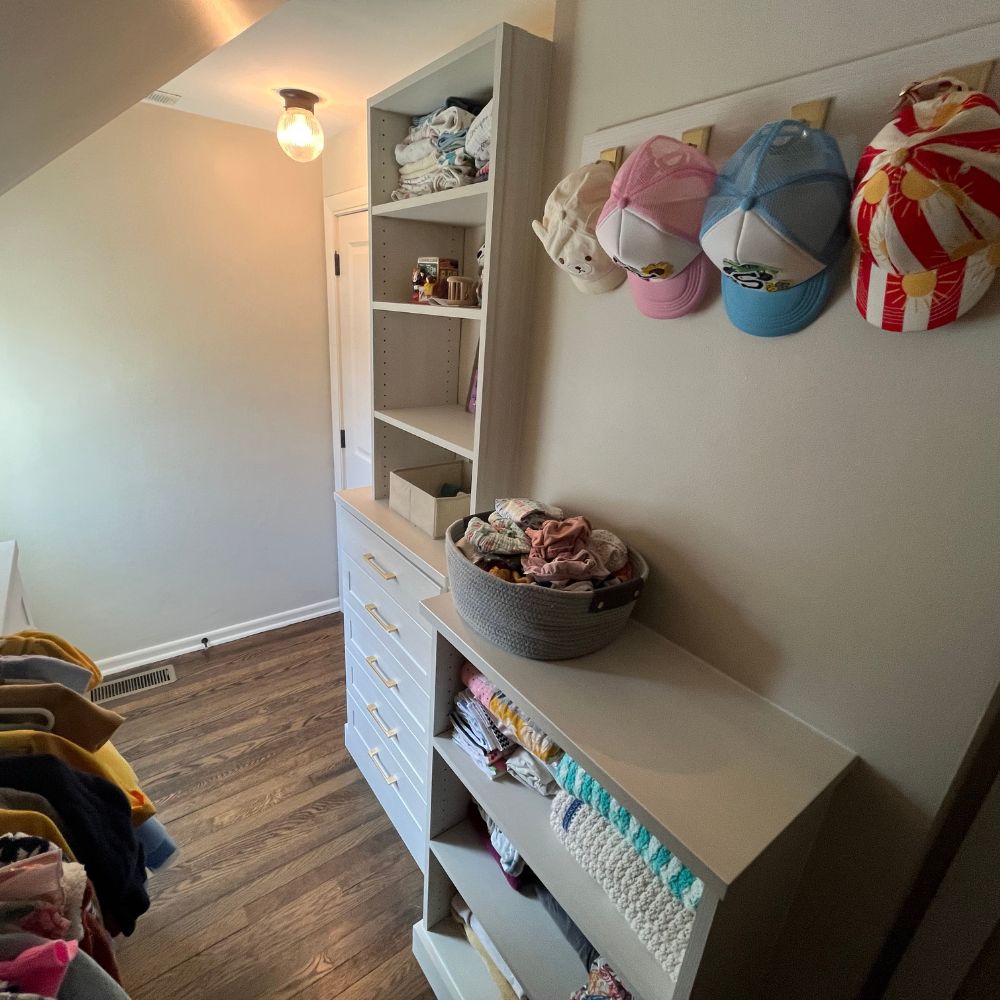 Small Walk in Closet in Worthington Ohio 